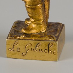 Joseph de Guluche (Plourivo (Côtes-d'Armor) 1849 - 1915 Villejuif), een bronzen beeld van een kindje in winterkledij, Frankrijk, ca. 1900.