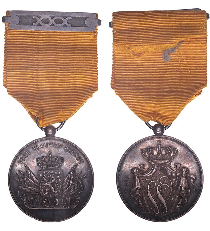 Nederland. Z.j. Wilhelmina. Medaille 'Voor trouwen dienst' met gesp voor 30 jaar.
