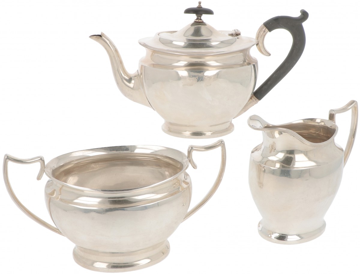 (3) Delig theeservies zilver.