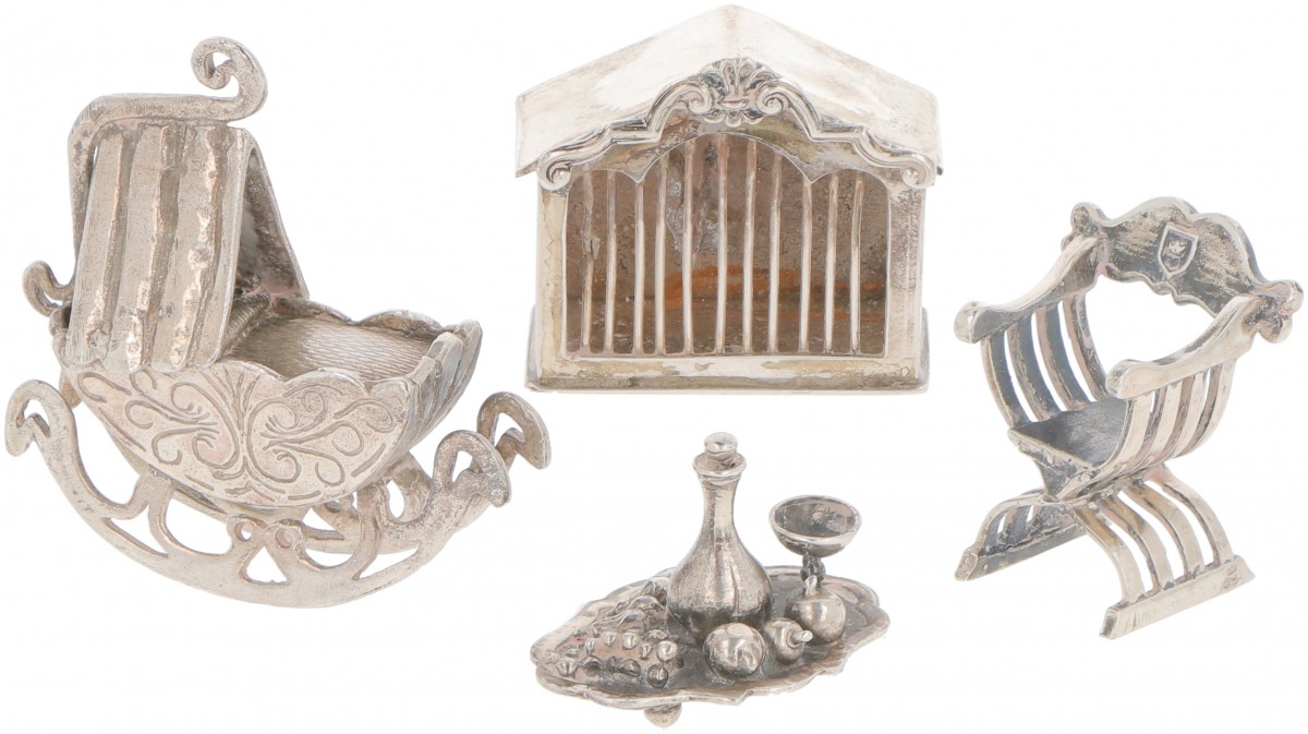 (4) delig lot miniaturen zilver.