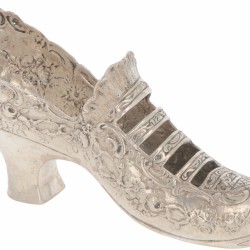 Schoen zilver.