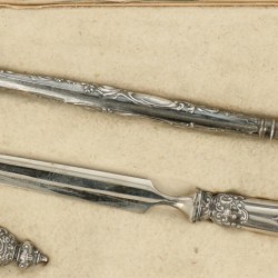 Bureau set in etui zilver.