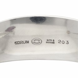 Vivianna Torun Bulow-Hube voor Georg Jensen no.203 zilveren bangle armband met amethist - 925/1000.