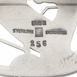 Arno Malinowski for Georg Jensen no.256 zilveren 'Kneeling Deer' broche - 925/1000.