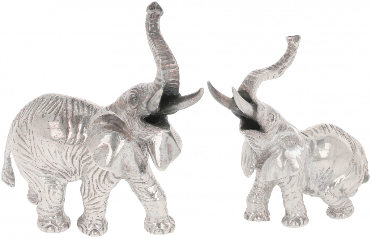 (2) delig lot miniatuur olifanten zilver.