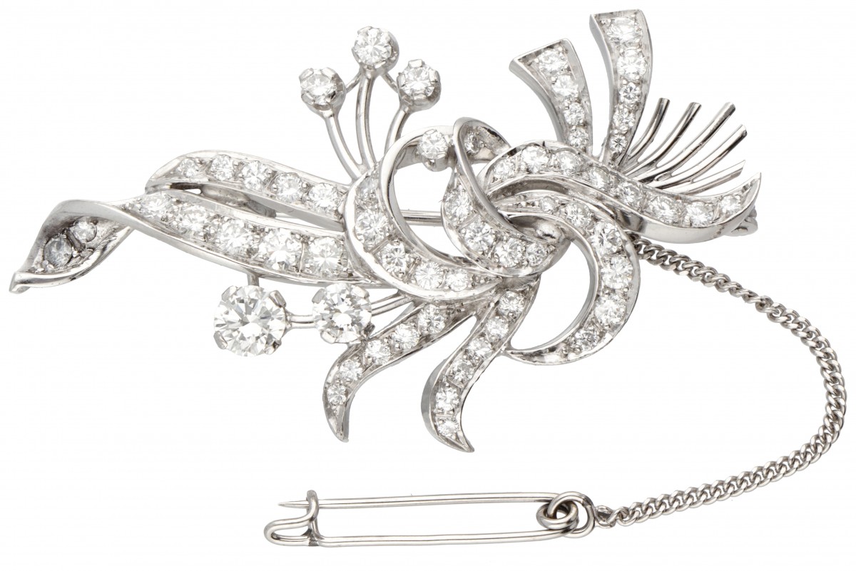 Pt 850 Platina broche bezet met ca. 2.61 ct. diamant.
