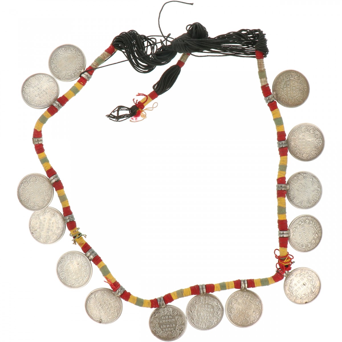 India. British colony. Victoria. 1 Rupee Coin Necklace. 19e Eeuw.