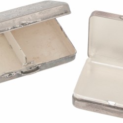 (2) delig lot diverse doosjes zilver.