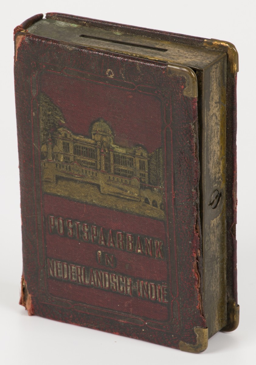 Een spaarbank "boekje" Postspaarbank Nederlandsch Indië, ca. 1920.