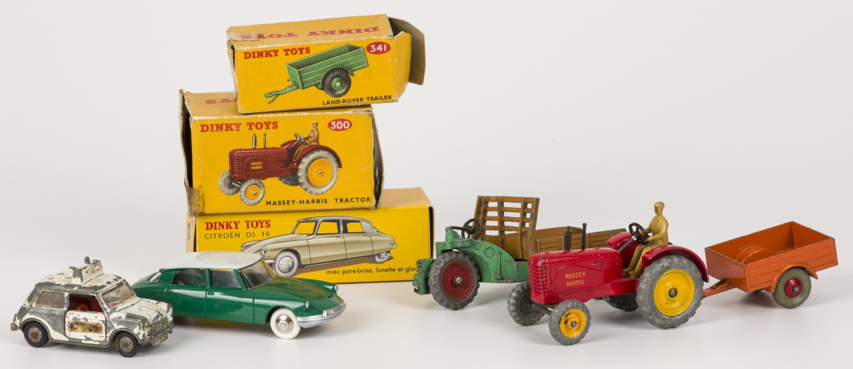 (5) delig lot Dinky Toys