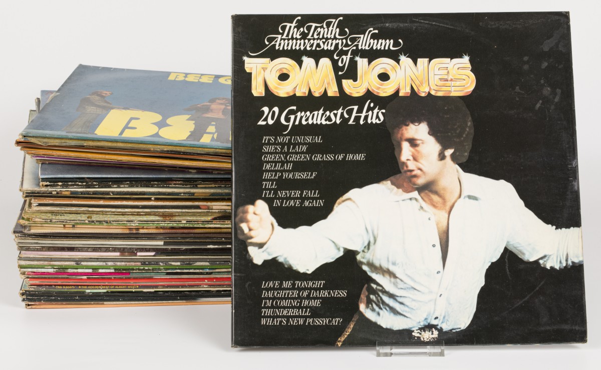 Een lot diverse LP's, waaronder Tom Jones, 20e eeuw.