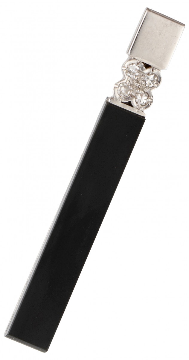 14 kt. Witgouden broche bezet met ca. 0.04 ct. diamant en onyx.