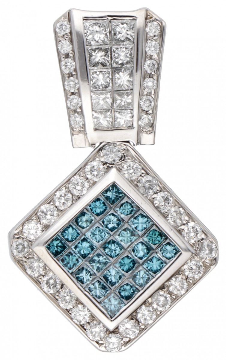 14 kt. Witgouden hanger bezet met ca. 2.24 ct. witte en blauwe diamanten.