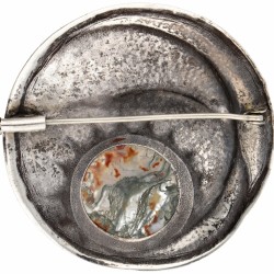 800 Zilveren Amsterdamse School art deco broche bezet met ca. 13.87 ct. mosagaat.