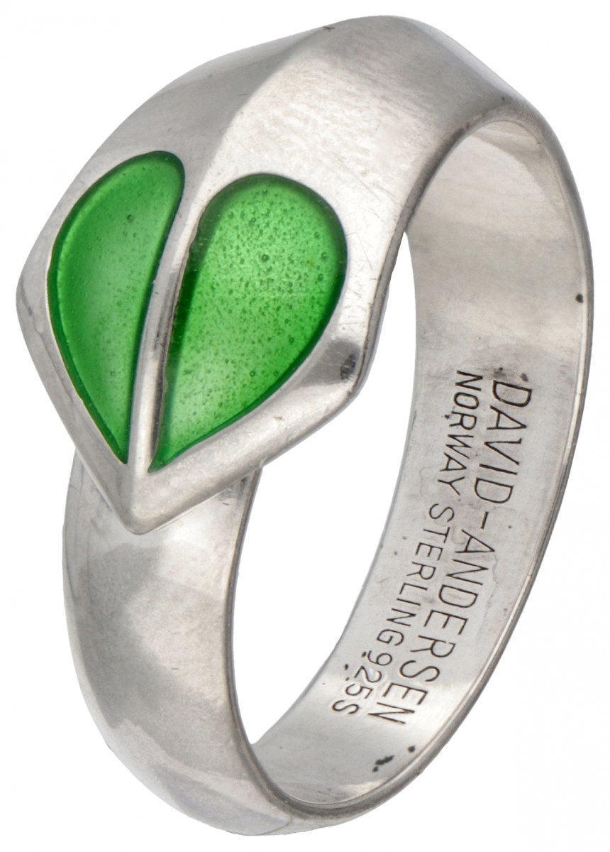 Sterling zilveren ring met groene emaille door Noorse designer David Andersen.
