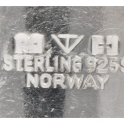 Sterling zilveren oorclips door Noorse designer Tone Vigeland.