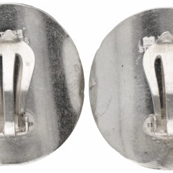 Sterling zilveren oorclips door Noorse designer Tone Vigeland.