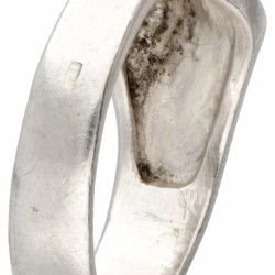 Sterling zilveren 'Sung' ring door Finse designer Björn Weckström voor Lapponia.
