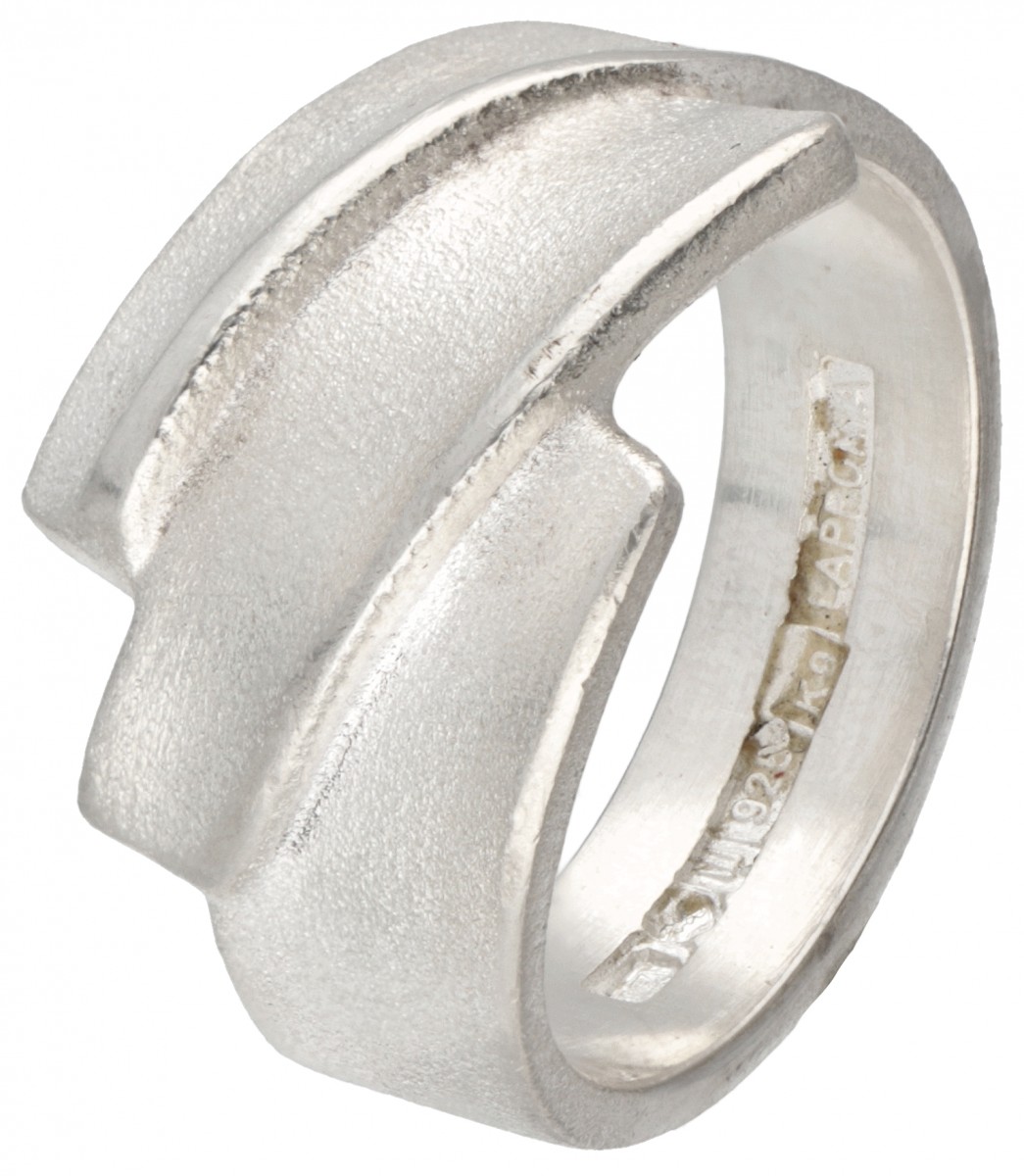 Sterling zilveren 'Electra' ring door Finse desinger Zoltan Popovits voor Lapponia.