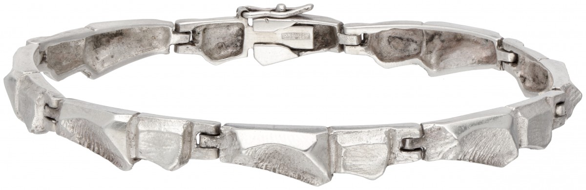 Sterling zilveren armband door Finse designer Matti J. Hyvärinen.