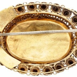 18 kt. Geelgouden antieke filigrain camee broche.