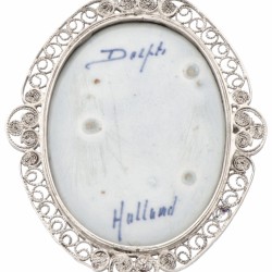 Sterling zilveren collier en vintage filigrain hanger met Delfts blauw aardewerk.
