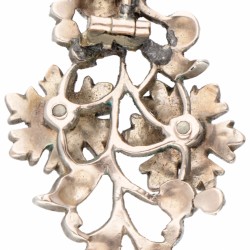 BWG Zilveren antieke bloemvormige hanger bezet met diamant.