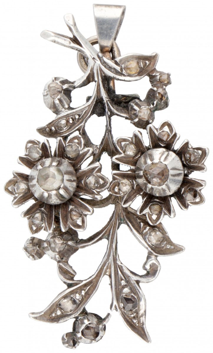 BWG Zilveren antieke bloemvormige hanger bezet met diamant.
