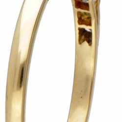 14 kt. Geelgouden shoulder ring bezet met ca. 0.39 ct. diamant.