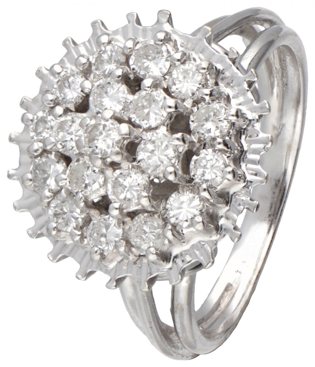 14 kt. Witgouden entourage ring bezet met ca. 0.95 ct. diamant.