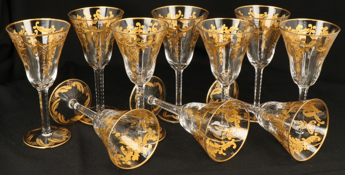 Een set van (10) kristallen Sherry glazen met vergulde accenten. Val Saint Lambert.