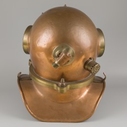 Een messing duikhelm, samengesteld, Rusland / voorm. U.S.S.R., 2e helft 20e eeuw.