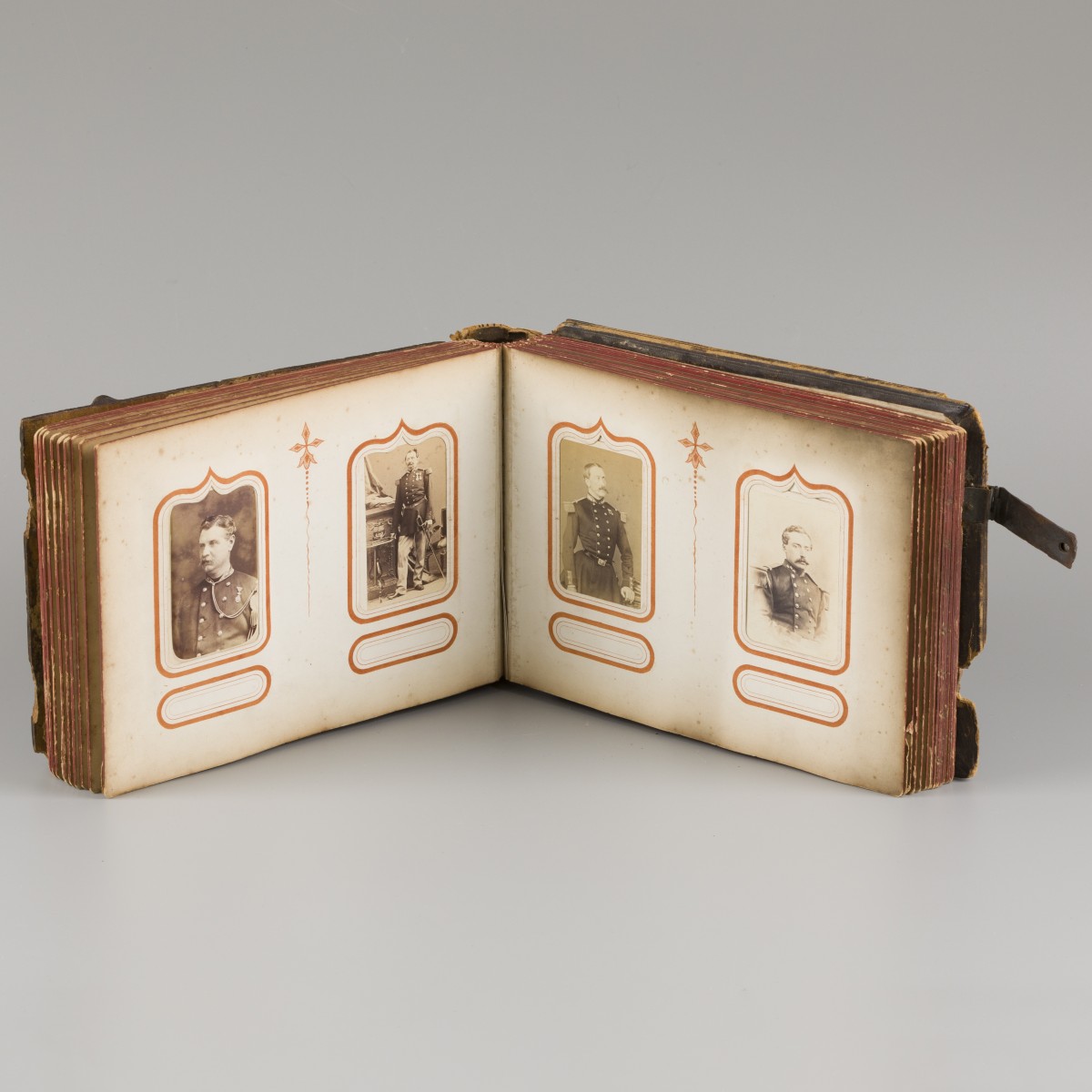 Een 'Schwarzwald'/ 'Zwarte Woud' familie- fotoalbum, Duitsland, ca. 1900.