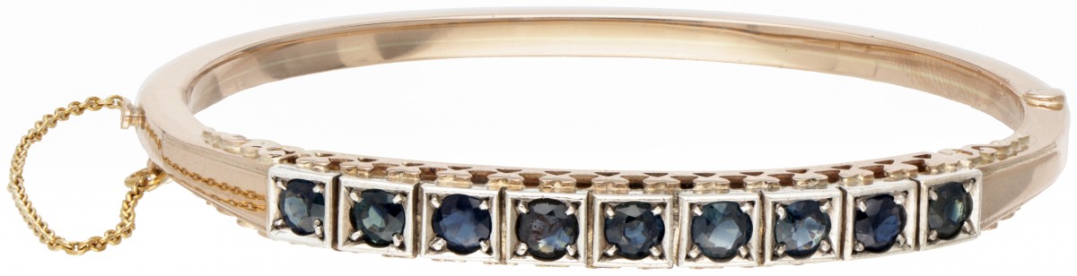 Antieke 14 kt. roségouden bangle armband bezet met ca. 1.80 ct. natuurlijke saffier.