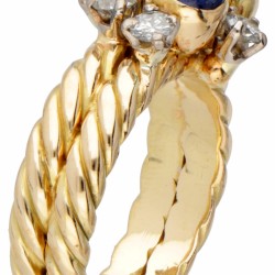 18 kt. Geelgouden vintage ring bezet met ca. 0.30 ct. diamant en ca. 0.84 ct. natuurlijke saffier.