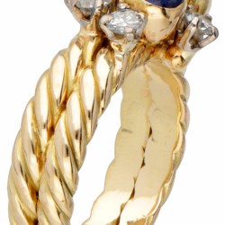 18 kt. Geelgouden vintage ring bezet met ca. 0.30 ct. diamant en ca. 0.84 ct. natuurlijke saffier.