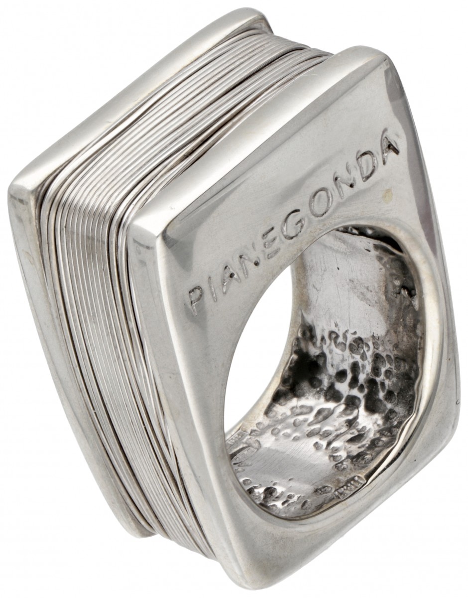 Sterling zilveren Pianegonda design ring.