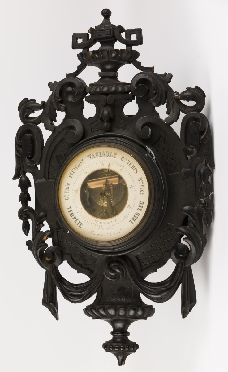 Een gestoken en gezwart houten Louis XVI-stijl barometer, Frankrijk, eind 19e eeuw.