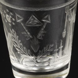 Een maçonniek / vrijmetselaars glas, Holland, 19e eeuw.