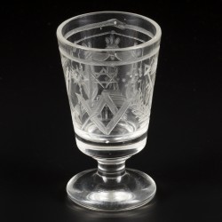 Een maçonniek / vrijmetselaars glas, Holland, 19e eeuw.