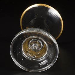 Een mondgeblazen metzelaartje of maçonniek/ vrijmetselaarsglas (kanon), 18e eeuw.