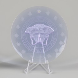 Een lot van (4) glazen kerst ornamenten gedecoreerd met een (geslepen) medusa. Rosenthal voor Versace.