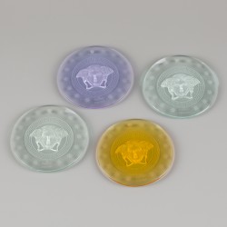 Een lot van (4) glazen kerst ornamenten gedecoreerd met een (geslepen) medusa. Rosenthal voor Versace.