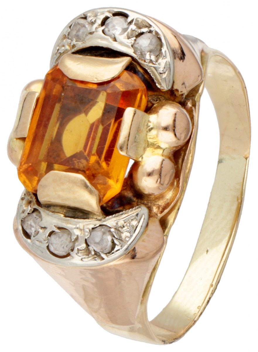 14 kt. Bicolor gouden retro ring bezet met ca. 2.63 ct. synthetische saffier en diamant.