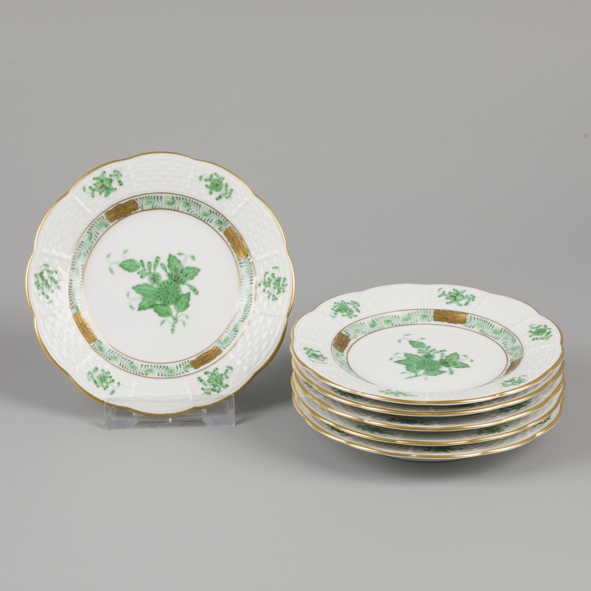 Een set van (6) porseleinen bordjes met Apponyi Green decor. Herend, eind 20e eeuw.