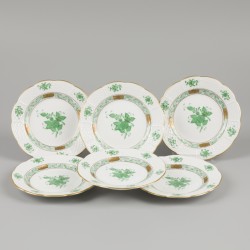 Een set van (6) porseleinen borden met Apponyi Green decor. Herend, eind 20e eeuw.