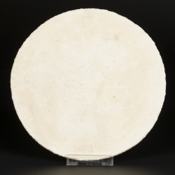 Een porseleinen qianjiang cai plaquette met landschaps decor. China, 1e helft 20e eeuw.