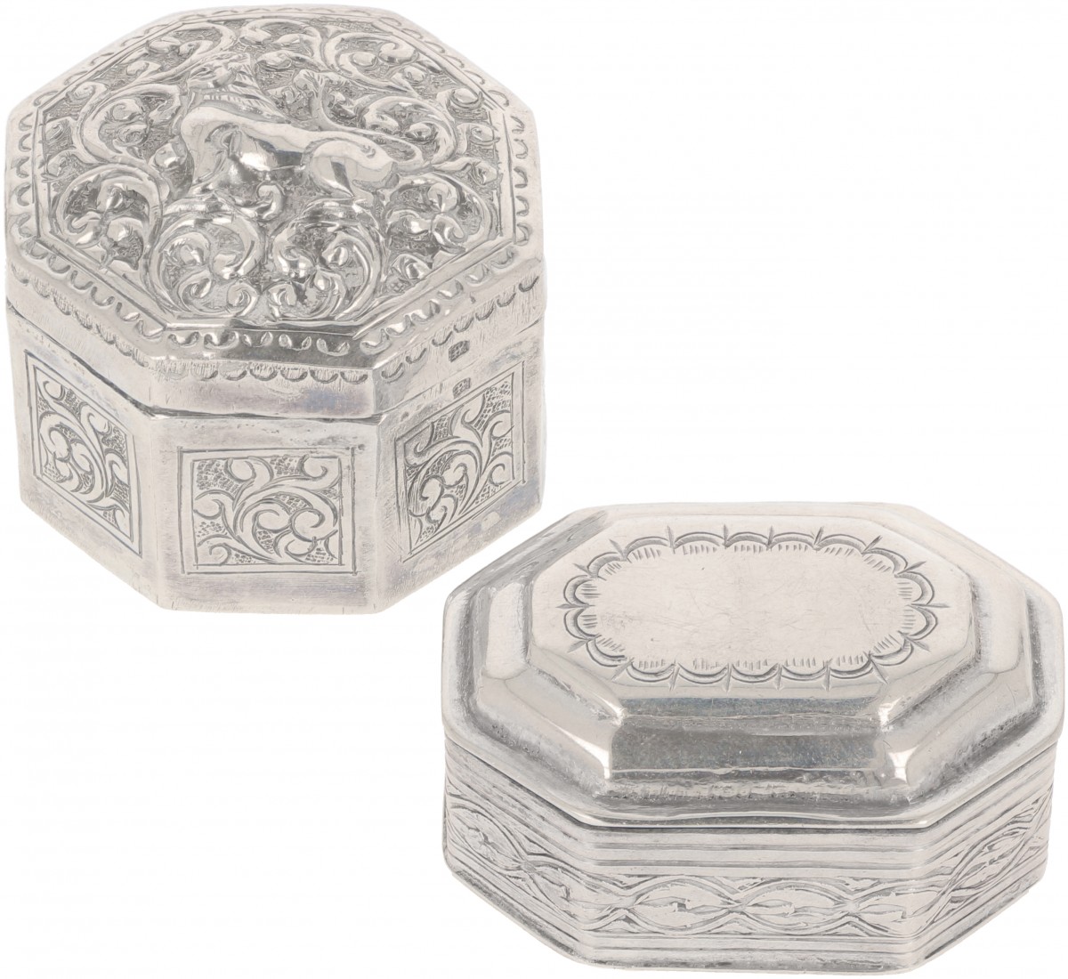 (2) delig lot diverse doosjes zilver.