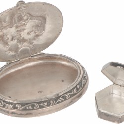 (2) delig lot diverse doosjes zilver.