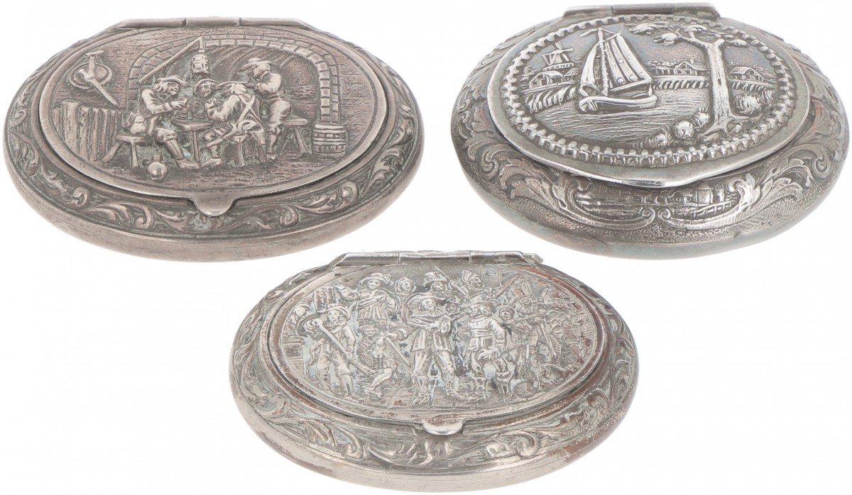 (3) delig lot diverse doosjes zilver/verzilverd.